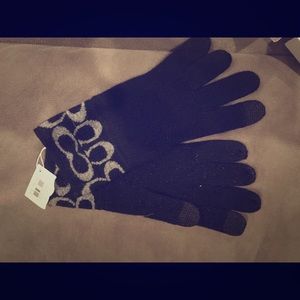 Authentic Coach Knit Logo gloves. New with tags